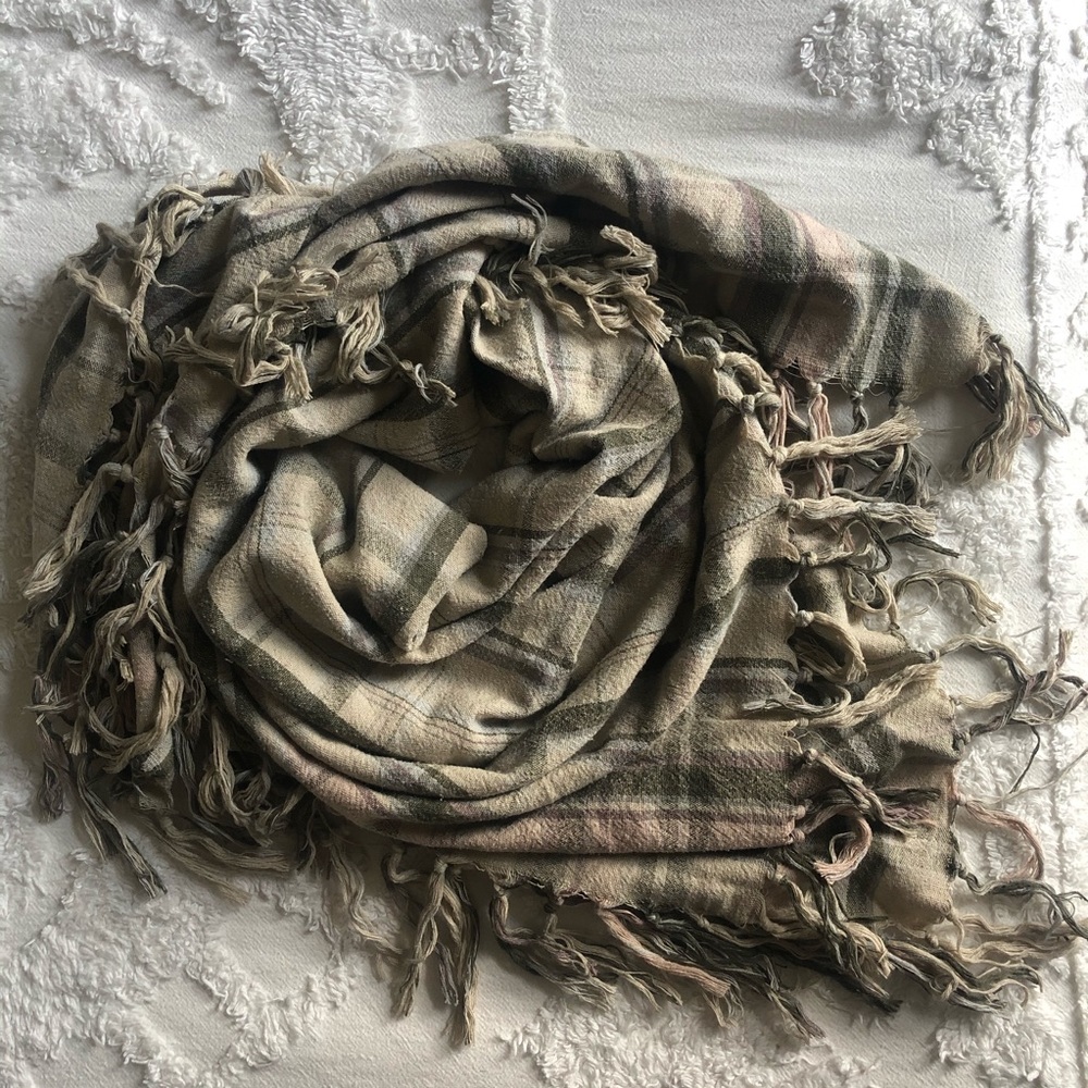 WILFRED silk spring scarf with fringe